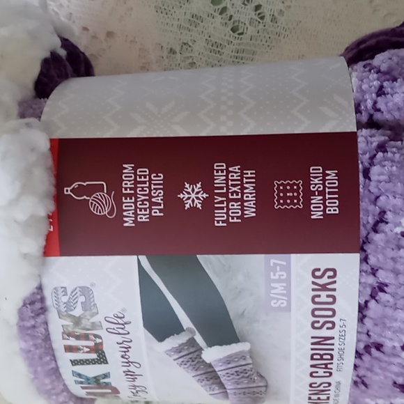 Mug Luks Women's 2 Pack Cabin Socks Size S/M 5-7 Non Skid Bottoms Purple - Picture 3 of 6